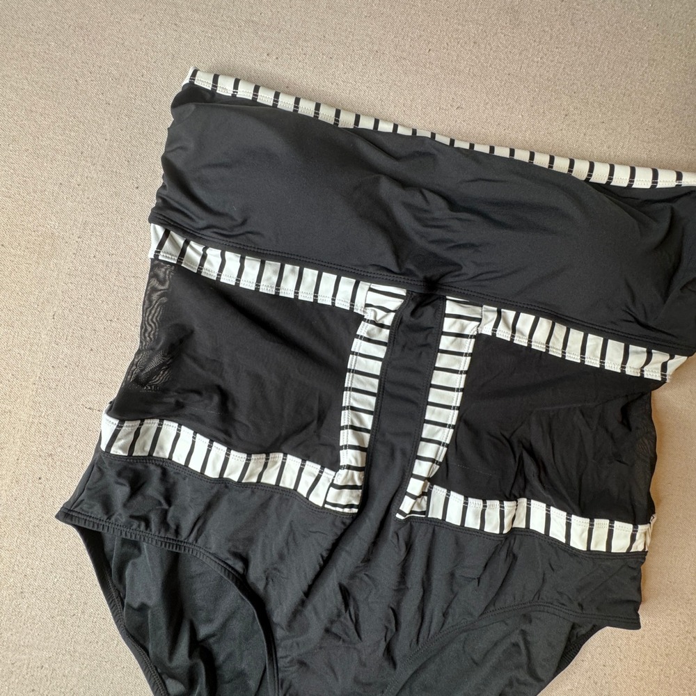 Anne Cole Signature Black White Striped Mesh Bandeau One Piece Swimsuit 24W NEW